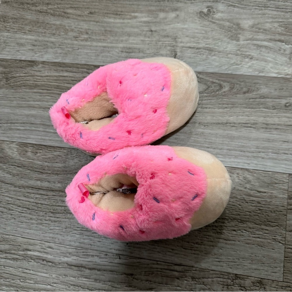 Carter’s Girls Donut Slippers - Picture 7 of 8